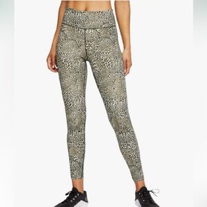 Nike Women’s One Leopard Print Mid Rise 7/8 Leggings